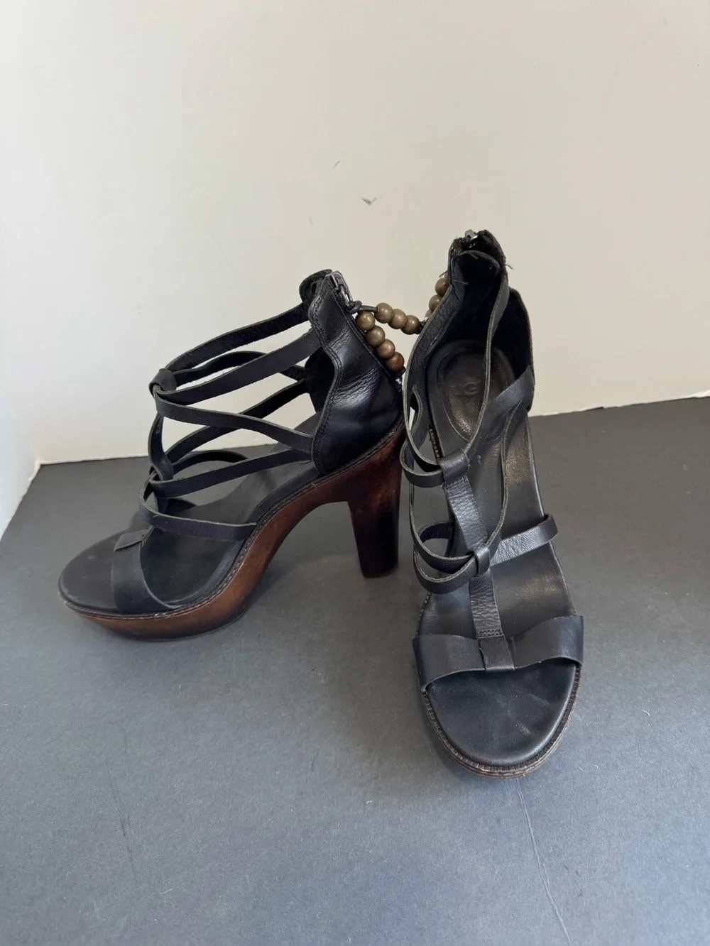 UGG Salima Platform High Heel Sandal Gladiator Pumps Black Leather. Size 10